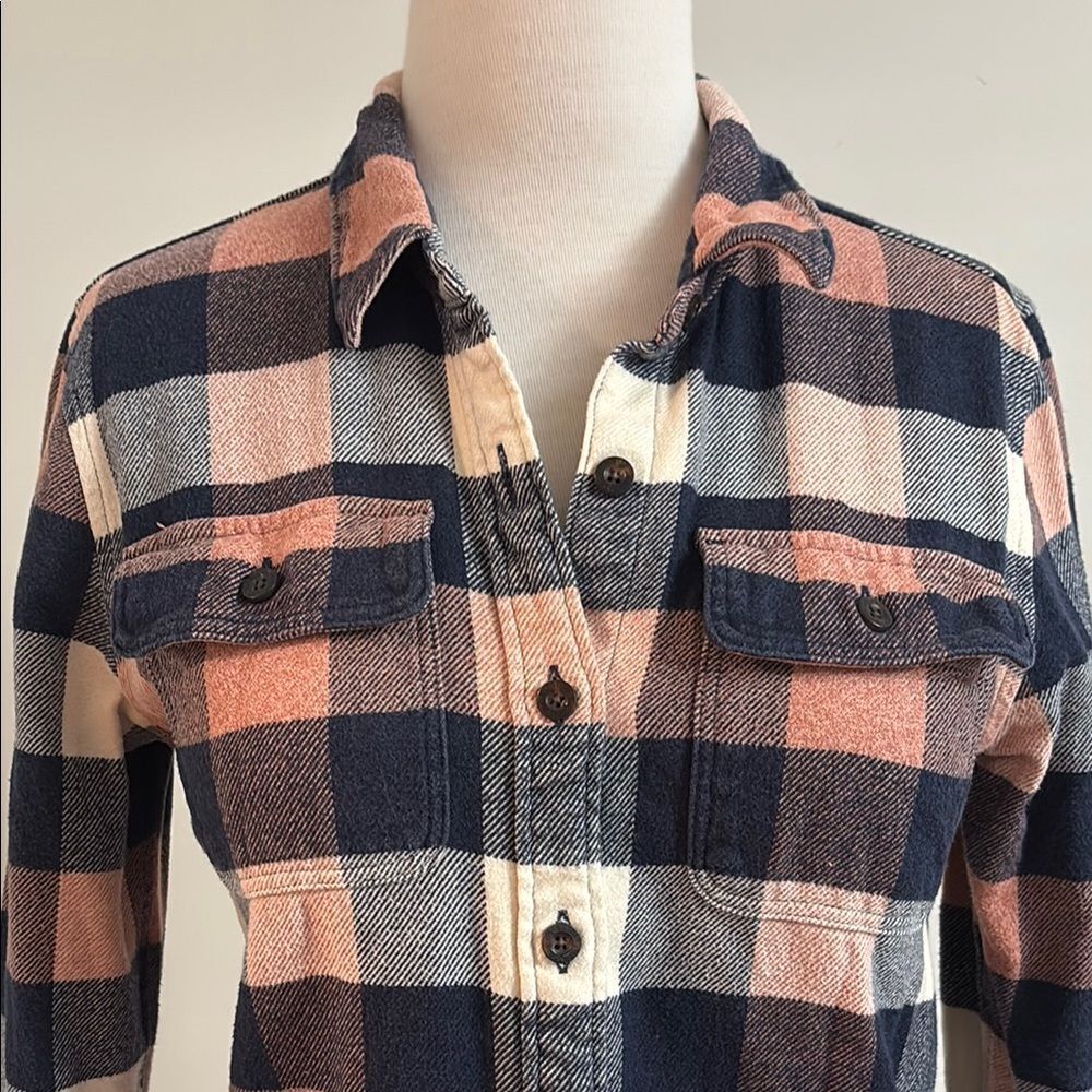 Patagonia Worn Wear Flannel Checkered Shirt in Navy and Peach XS - Picture 7 of 11